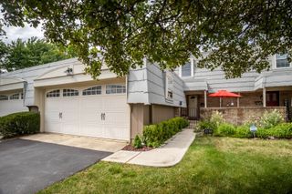 648 Dauphine Court D, Elk Grove Village, IL 60007