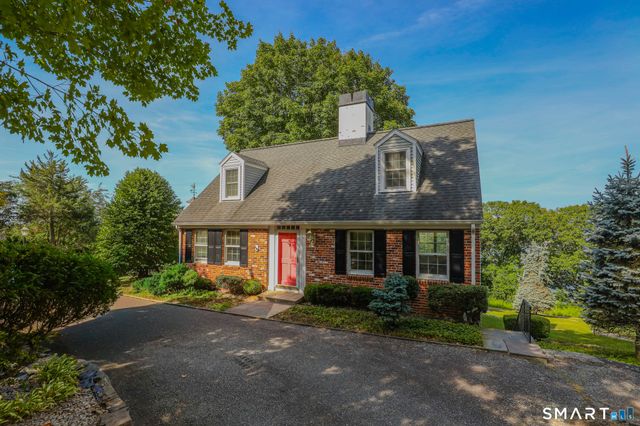 87 Phoenix Drive, Groton, CT 06340