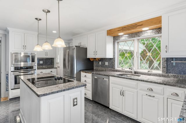 87 Phoenix Drive, Groton, CT 06340