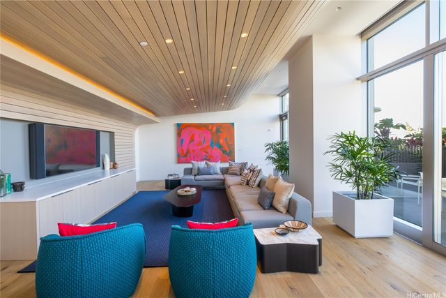 1001 Queen Street 1213, Honolulu, HI 96814