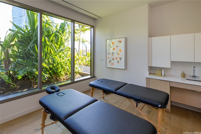 1001 Queen Street 1213, Honolulu, HI 96814