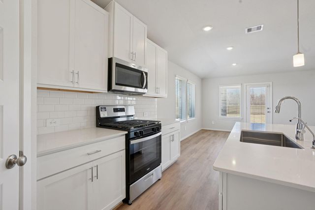 17768 Mill Manor Drive, Montgomery, TX 77316