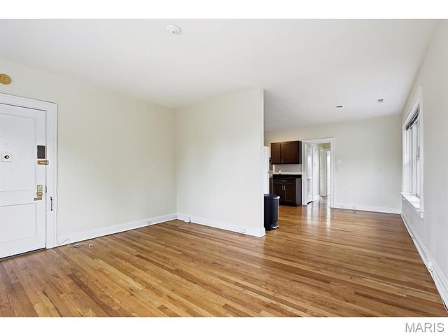 7012 Forsyth Boulevard 3W, University City, MO 63105