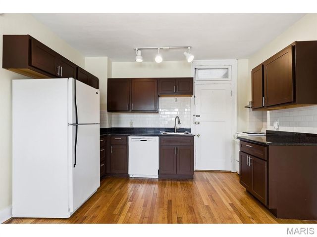 7012 Forsyth Boulevard 3W, University City, MO 63105