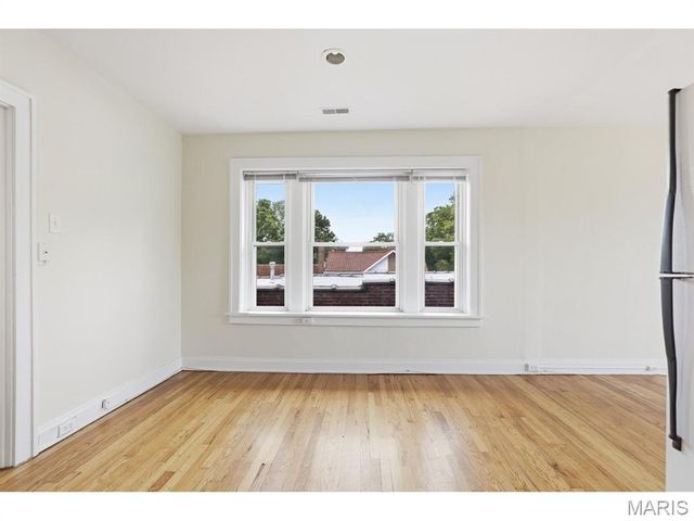 7012 Forsyth Boulevard 3W, University City, MO 63105