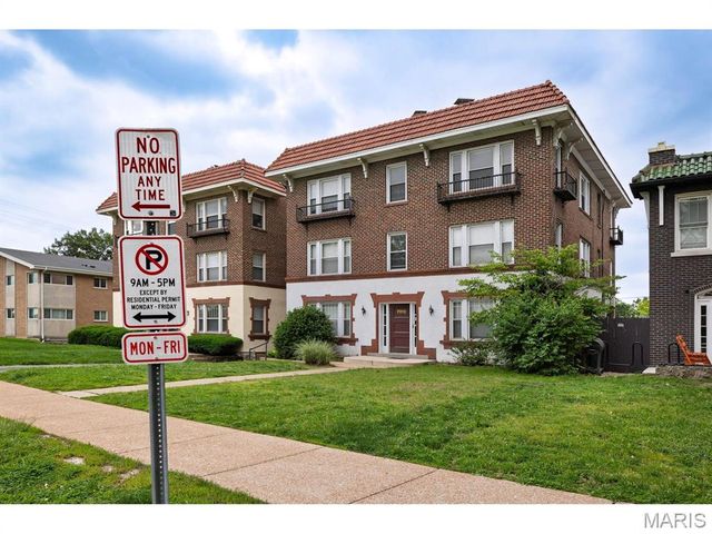 7012 Forsyth Boulevard 3W, University City, MO 63105