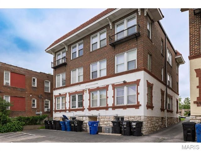 7012 Forsyth Boulevard 3W, University City, MO 63105