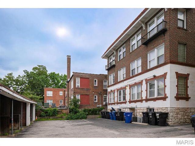7012 Forsyth Boulevard 3W, University City, MO 63105