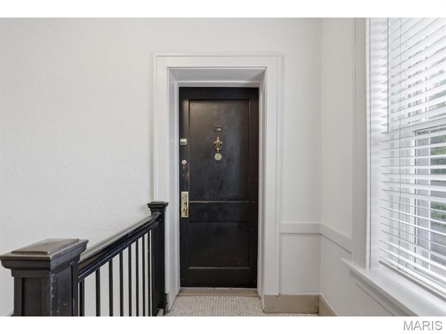 7012 Forsyth Boulevard 3W, University City, MO 63105