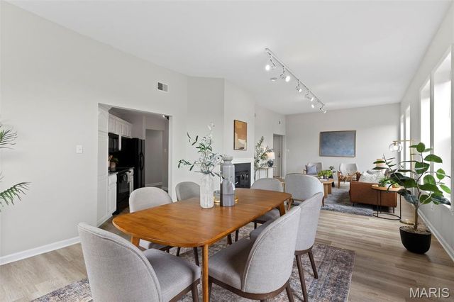 4256 Maryland 3E, St Louis, MO 63108