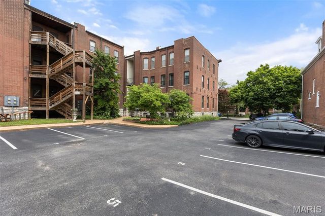 4256 Maryland 3E, St Louis, MO 63108