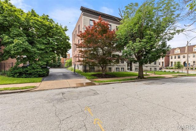 4256 Maryland 3E, St Louis, MO 63108