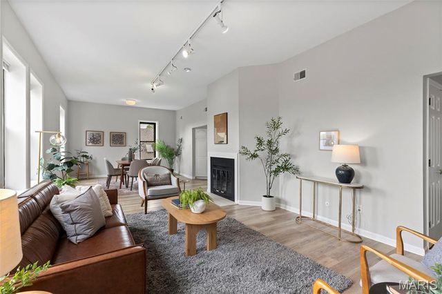 4256 Maryland 3E, St Louis, MO 63108