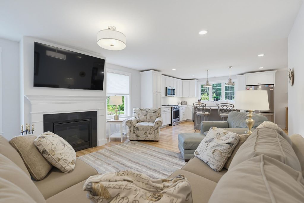 Image 3 of property listing at 24 Sage Drive # 13, Hampton, NH 03842