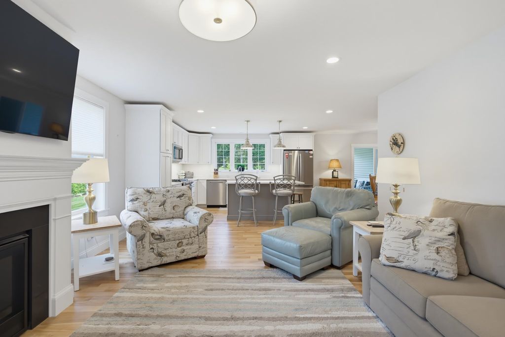 Image 4 of property listing at 24 Sage Drive # 13, Hampton, NH 03842