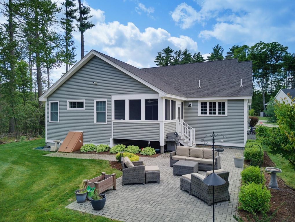 Image 32 of property listing at 24 Sage Drive # 13, Hampton, NH 03842