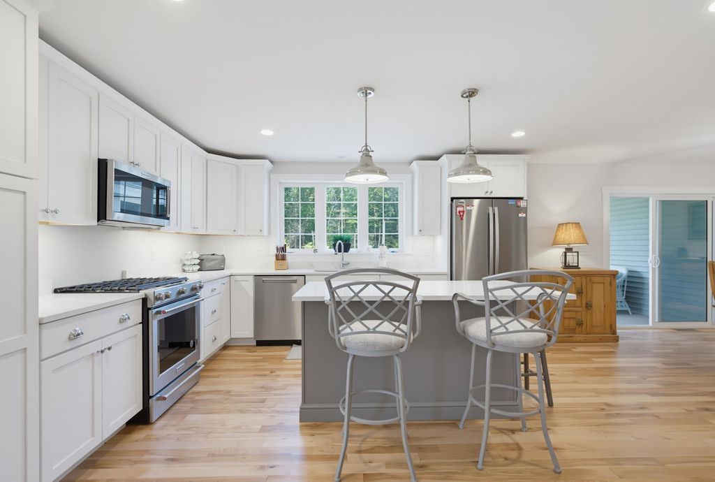 Image 8 of property listing at 24 Sage Drive # 13, Hampton, NH 03842