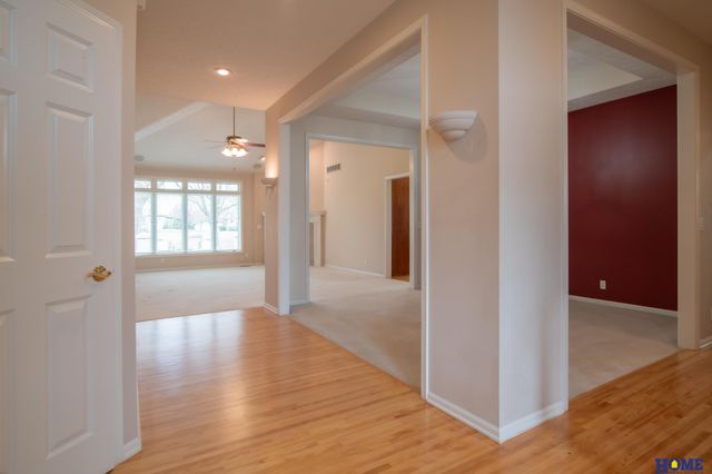 9214 Pioneer Court, Lincoln, NE 68520