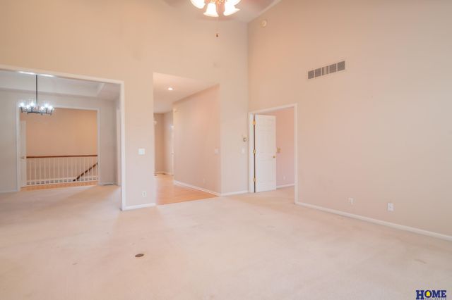 9214 Pioneer Court, Lincoln, NE 68520