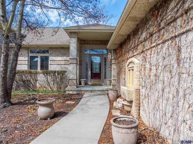 9214 Pioneer Court, Lincoln, NE 68520