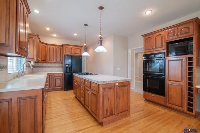 9214 Pioneer Court, Lincoln, NE 68520