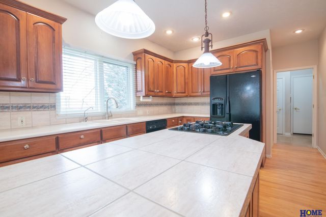 9214 Pioneer Court, Lincoln, NE 68520