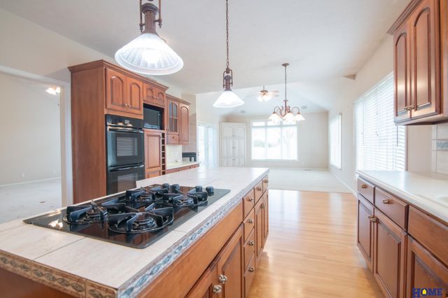 9214 Pioneer Court, Lincoln, NE 68520