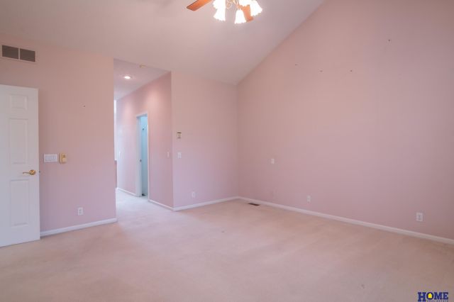 9214 Pioneer Court, Lincoln, NE 68520