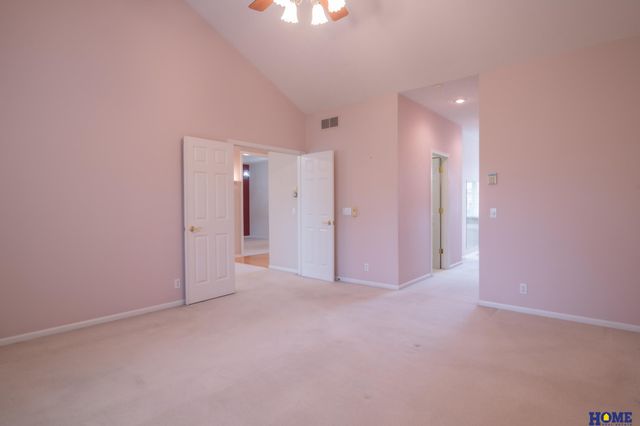 9214 Pioneer Court, Lincoln, NE 68520