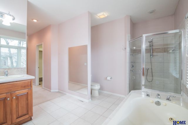 9214 Pioneer Court, Lincoln, NE 68520