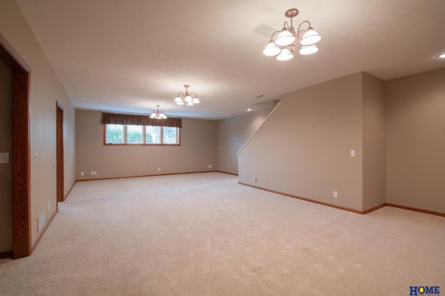 9214 Pioneer Court, Lincoln, NE 68520