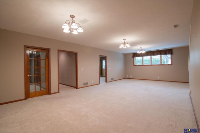 9214 Pioneer Court, Lincoln, NE 68520