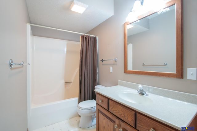 9214 Pioneer Court, Lincoln, NE 68520