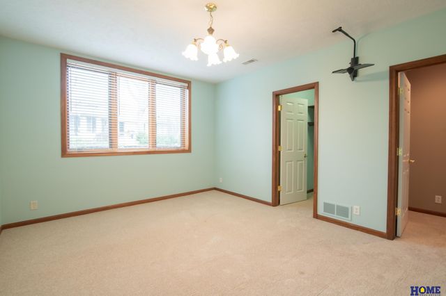 9214 Pioneer Court, Lincoln, NE 68520