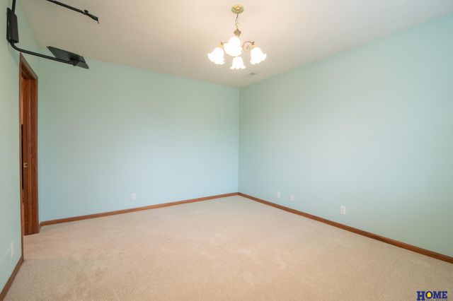 9214 Pioneer Court, Lincoln, NE 68520