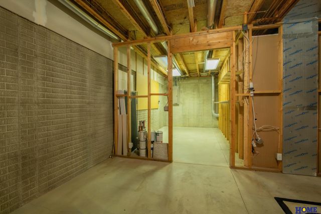 9214 Pioneer Court, Lincoln, NE 68520