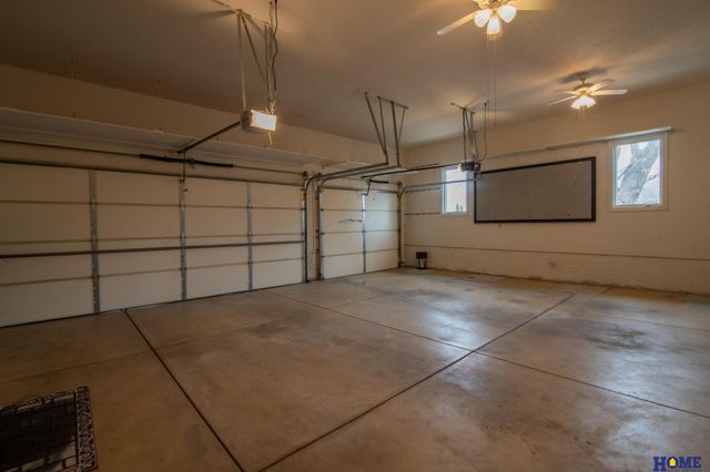 9214 Pioneer Court, Lincoln, NE 68520