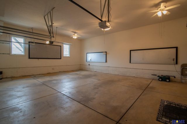 9214 Pioneer Court, Lincoln, NE 68520