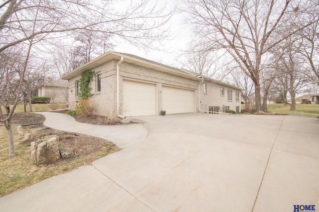 9214 Pioneer Court, Lincoln, NE 68520