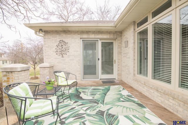 9214 Pioneer Court, Lincoln, NE 68520