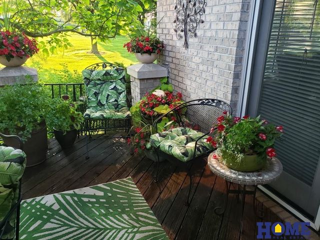 9214 Pioneer Court, Lincoln, NE 68520