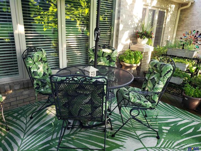 9214 Pioneer Court, Lincoln, NE 68520