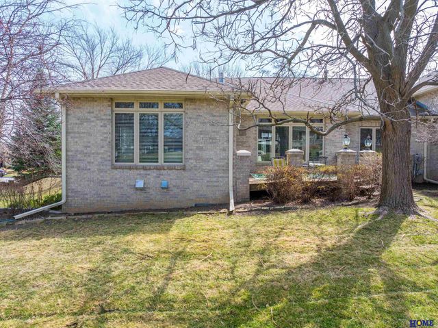 9214 Pioneer Court, Lincoln, NE 68520