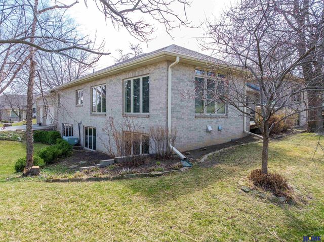 9214 Pioneer Court, Lincoln, NE 68520