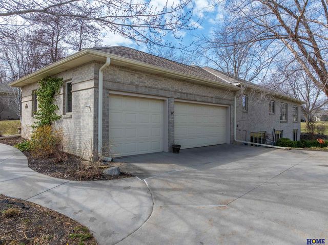 9214 Pioneer Court, Lincoln, NE 68520