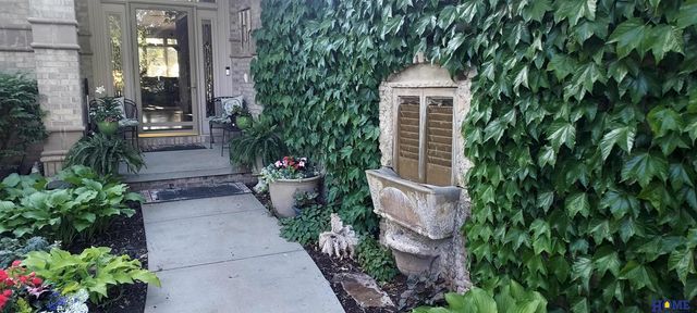 9214 Pioneer Court, Lincoln, NE 68520