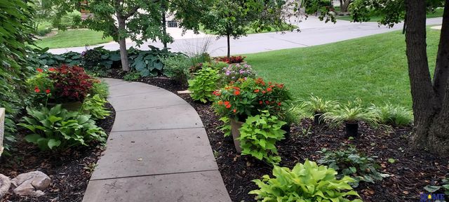 9214 Pioneer Court, Lincoln, NE 68520