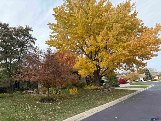 9214 Pioneer Court, Lincoln, NE 68520