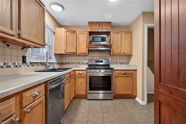652 Aragona BLVD, Virginia Beach, VA 23462