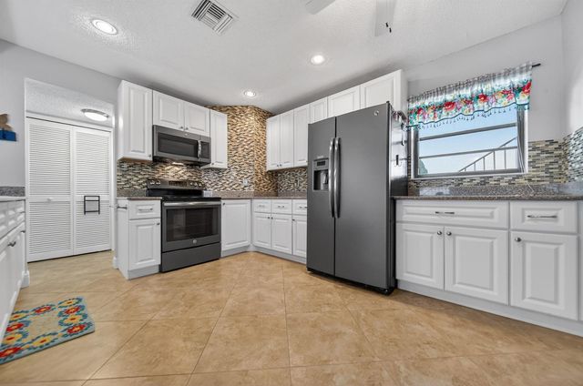 4083 SE Centerboard Lane 3-a, Stuart, FL 34997